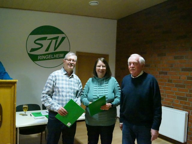 Die goldene Ehrennadel für 35jährige Mitgliedschaft erhielten: